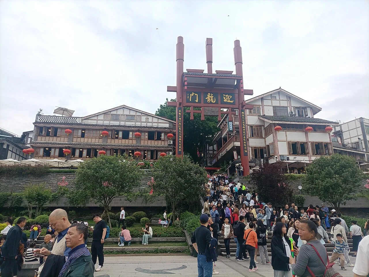 ​磁器口古镇-迎龙门