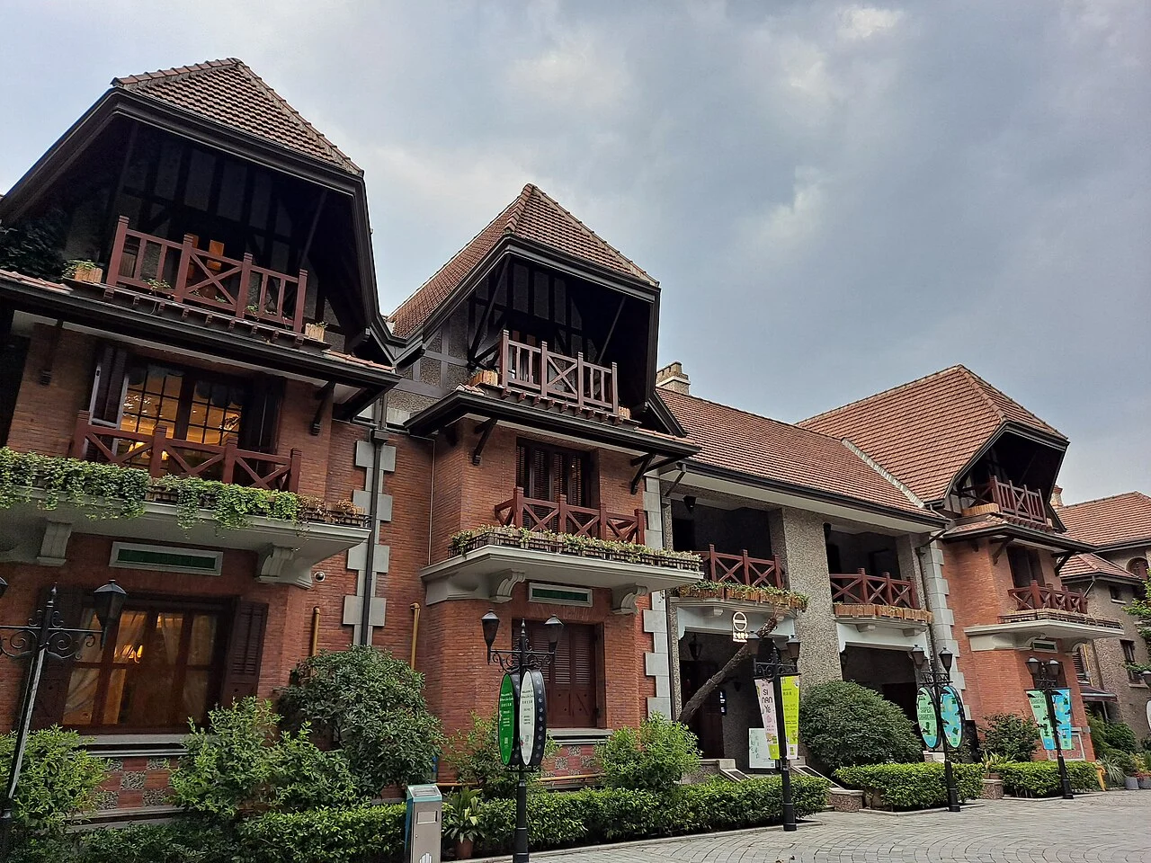 Sinan Mansions, Shanghai
