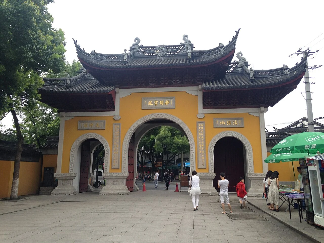 寒山寺の山門