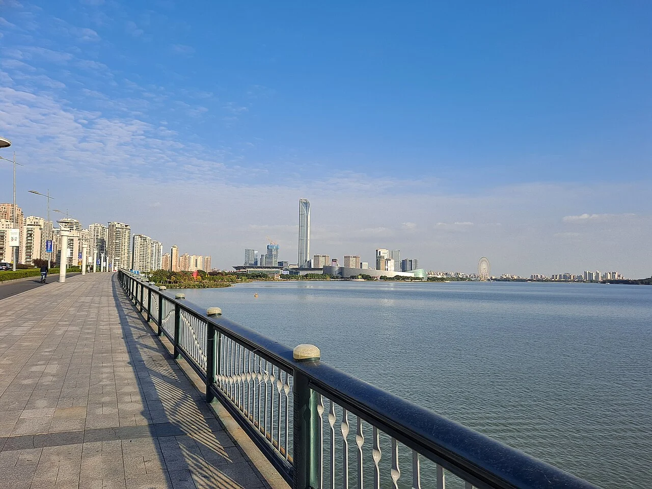 Jinji Lake Bridge