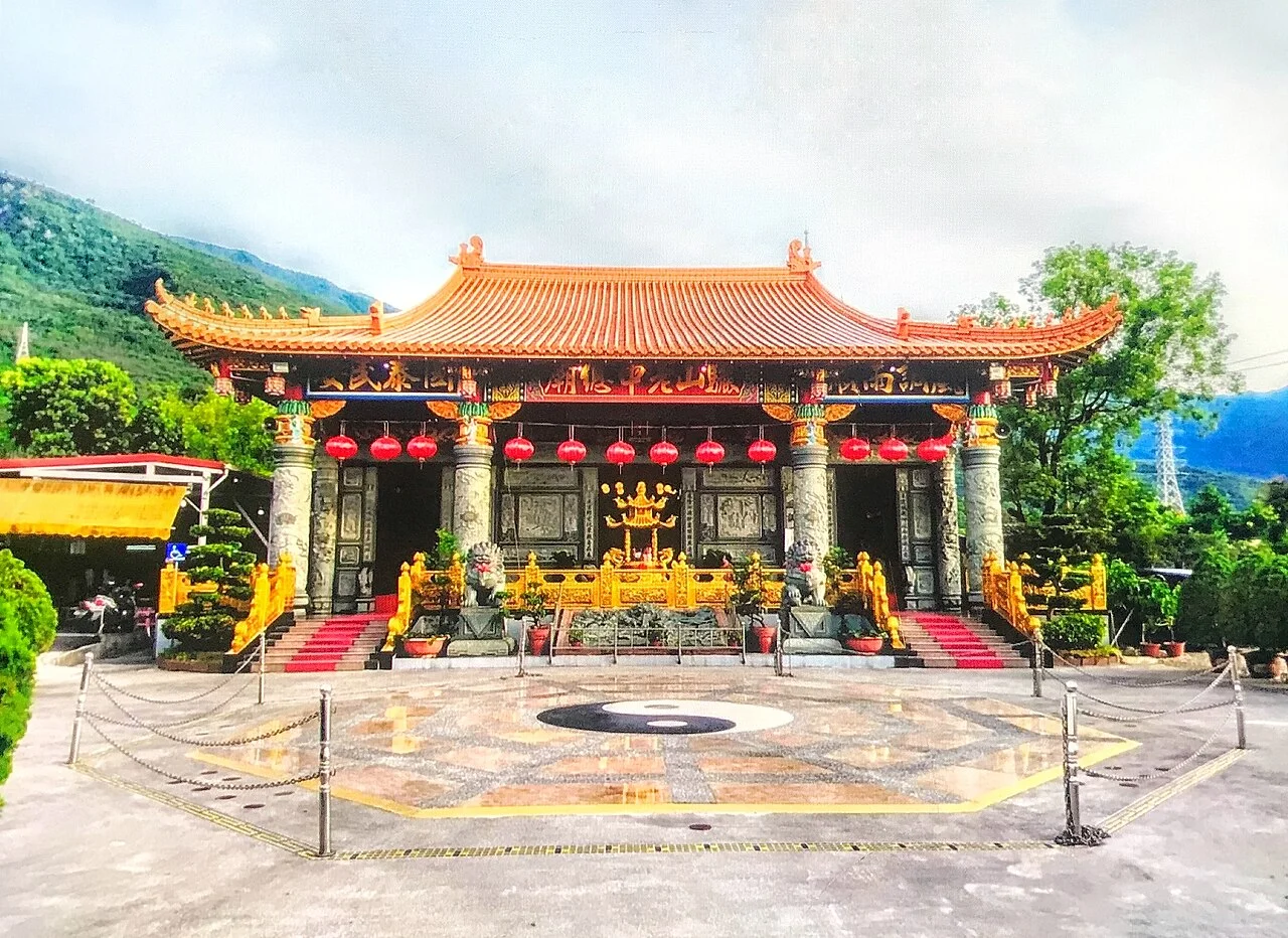 Lishan Laomu Temple in Taiwan