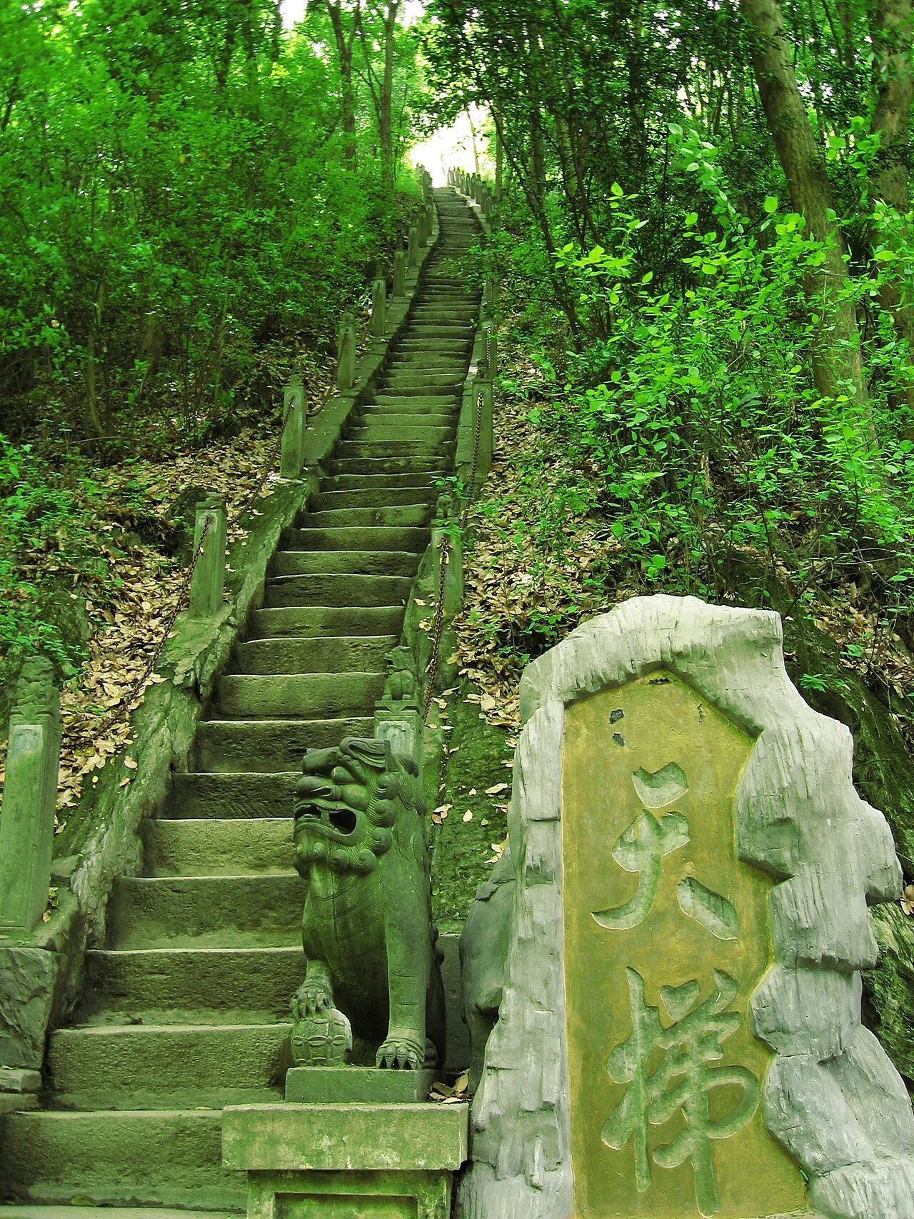 ​这里真不如骊山，要景没景，要山没山，只有空气稍微好点