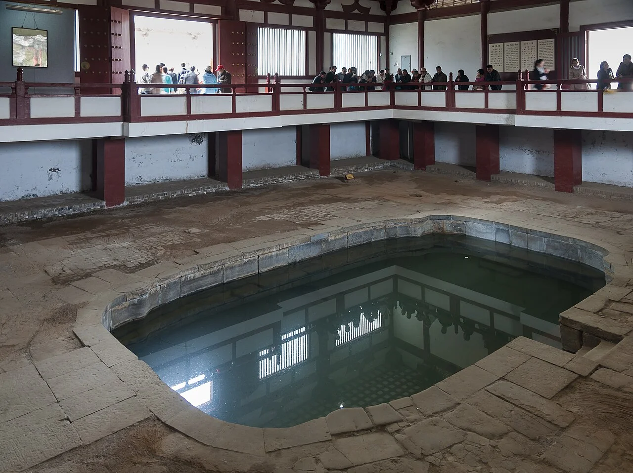 Lintong, Xi'an, China: Lianhua Pond (Lotuspool / 華清池蓮花湯) at the historical site of Huaqing Pool
